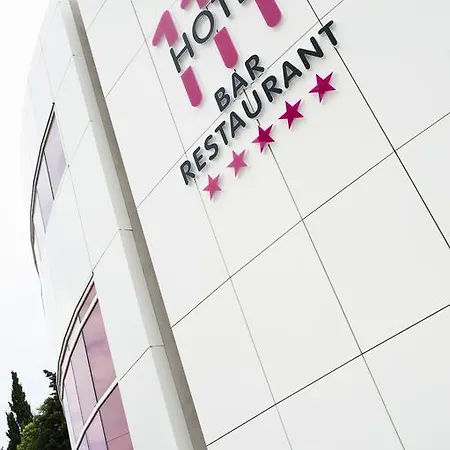 Hotel 111-3