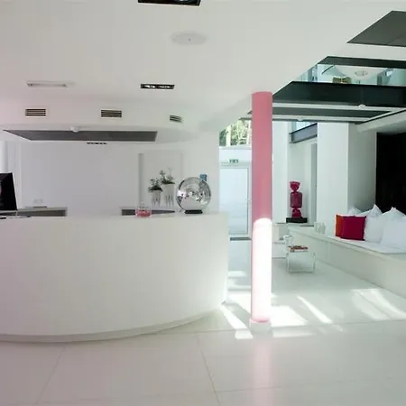 Hotel 111-2